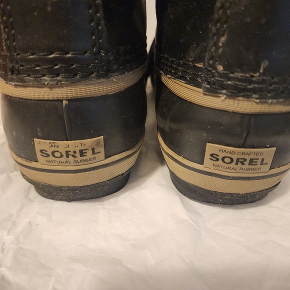 Sorel Winter Boots (Youth Size 5) - Picture 4 of 9